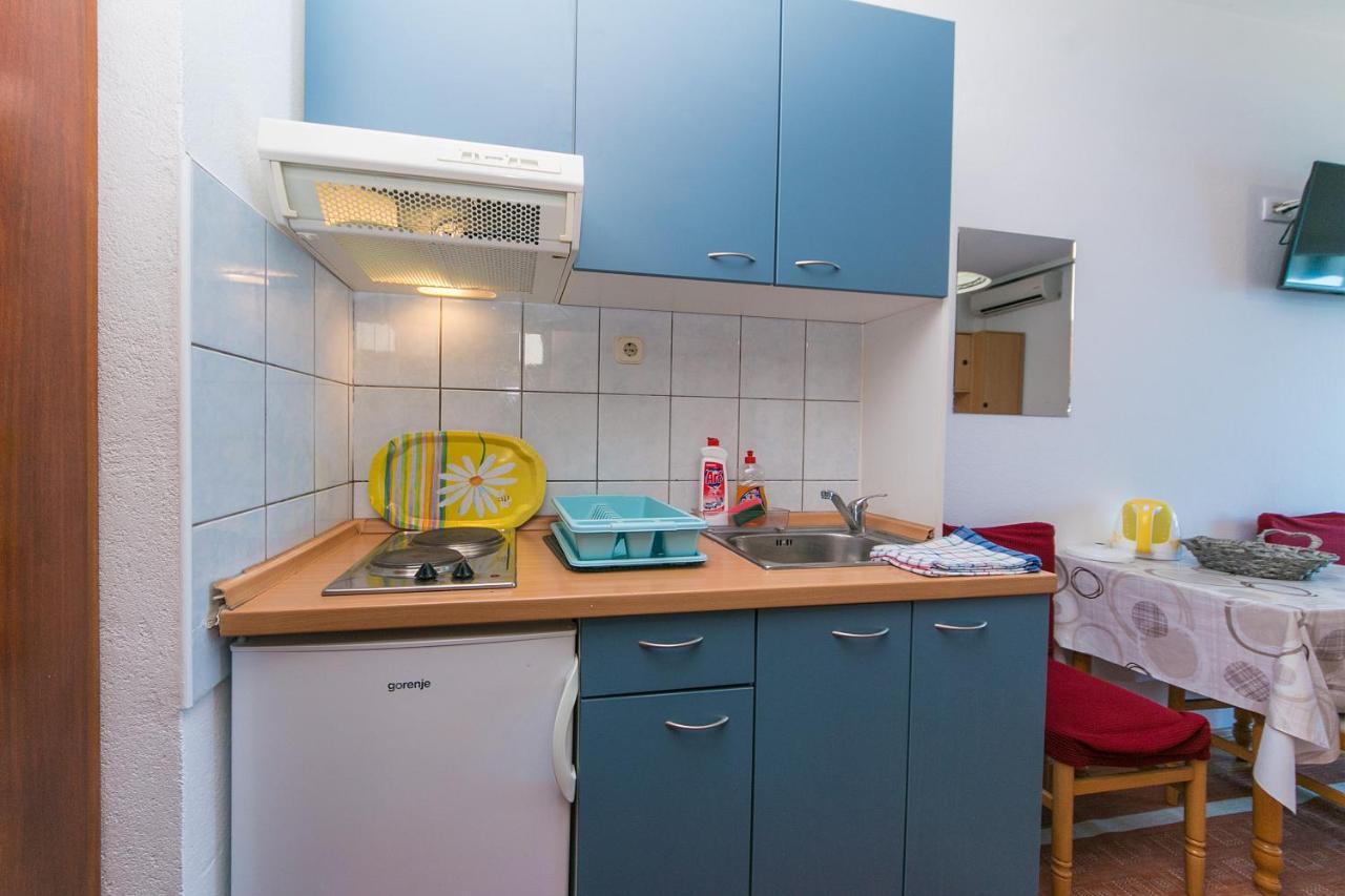 Apartments By The Sea Brist, Makarska - 15714 Podaca Exterior photo